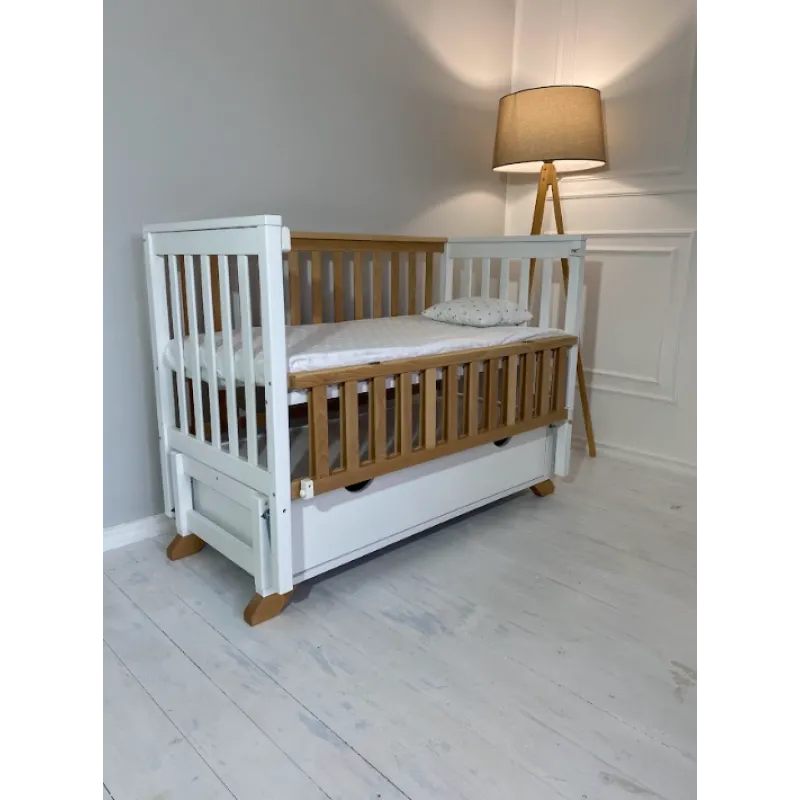 Pătuţ Goydalka ALEX PREMIUM LONGITUDINAL (1B25-12) Alb+Nucă Pătuţ Goydalka ALEX PREMIUM LONGITUDINAL (1B25-12) Alb+Nucă