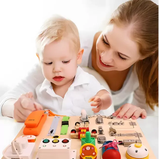 Busyboard educativ cu telefon, cod 1372D Busyboard educativ cu telefon, cod 1372D