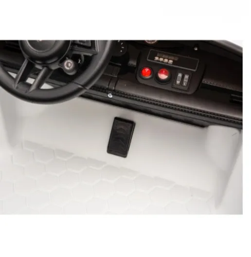 Mașină electrică GB Porsche Taycan Turbo S 24V5AH x 1.45W x 2, alb, cod 1582D Mașină electrică GB Porsche Taycan Turbo S 24V5AH x 1.45W x 2, alb, cod 1582D