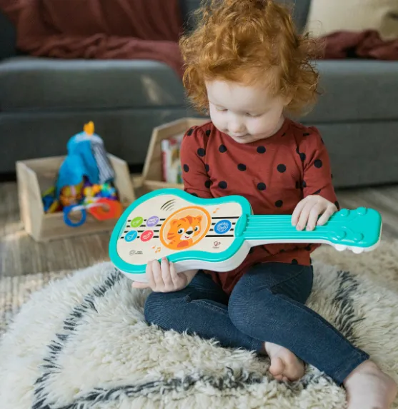 Jucărie educațională Baby Einstein „Ukulele magice” Jucărie educațională Baby Einstein „Ukulele magice”