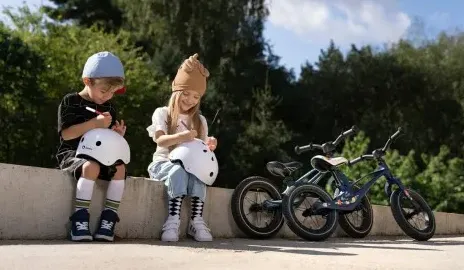 Bicicletă fără pedale Lionelo Bart Air Sporty Black Bicicletă fără pedale Lionelo Bart Air Sporty Black