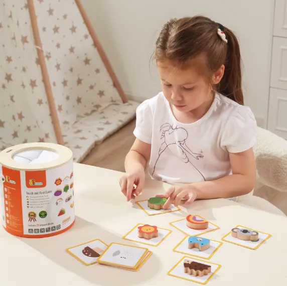 Joc Educativ „Atinge și Găsește” Joc Educativ „Atinge și Găsește”