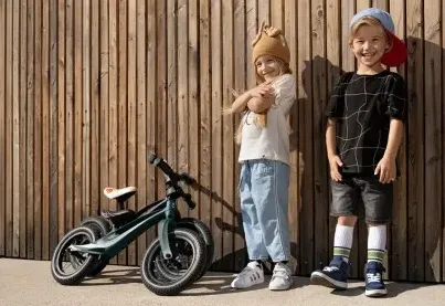 Bicicletă fără pedale Lionelo Bart Air Sporty Black Bicicletă fără pedale Lionelo Bart Air Sporty Black
