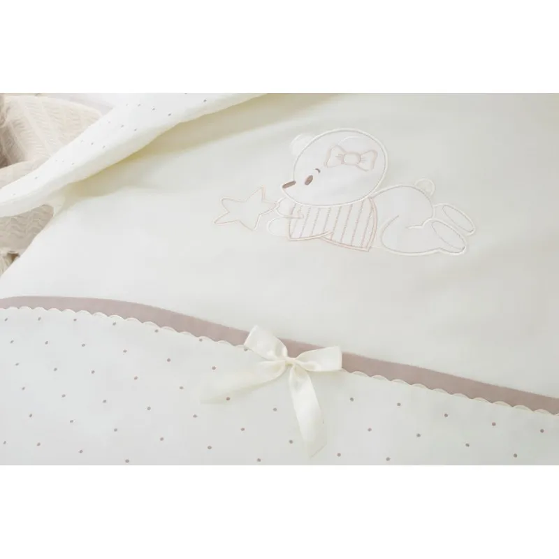 Lenjerie de pat pentru copii Perina Le petit bebe (PB6-01.5) Maro Lenjerie de pat pentru copii Perina Le petit bebe (PB6-01.5) Maro