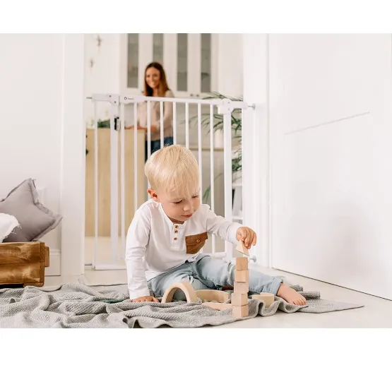 Poartă de siguranță Lionelo Truus Slim LED Grey, 75-105 cm Poartă de siguranță Lionelo Truus Slim LED Grey, 75-105 cm