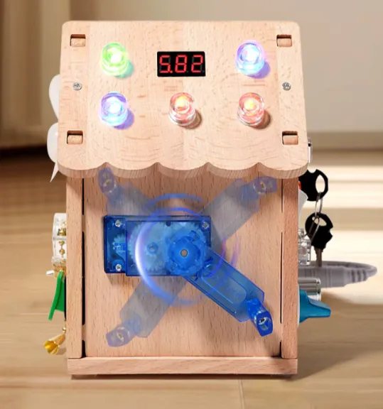 Busyboard Căsuță luminoasă cu sunete, cod 1371D Busyboard Căsuță luminoasă cu sunete, cod 1371D