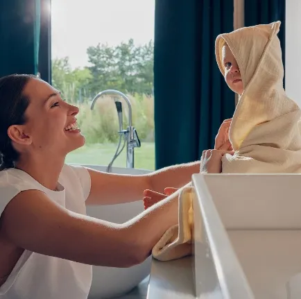 Prosop de baie Lionelo Muslin Hooded Towel Beige Sand, 80x80 cm Prosop de baie Lionelo Muslin Hooded Towel Beige Sand, 80x80 cm