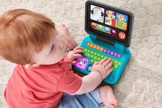 Jucărie educativă în limba română „Laptop ” de la Fisher-Price Jucărie educativă în limba română „Laptop ” de la Fisher-Price