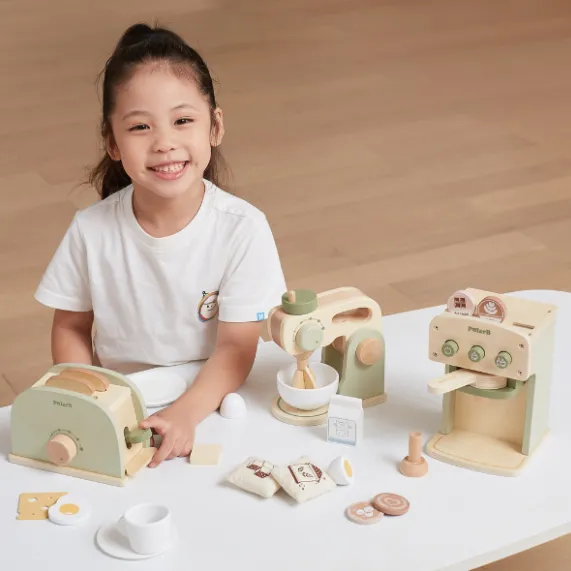 Set de joaca din lemn „Mic dejun cu toaster”, 7 piese Set de joaca din lemn „Mic dejun cu toaster”, 7 piese