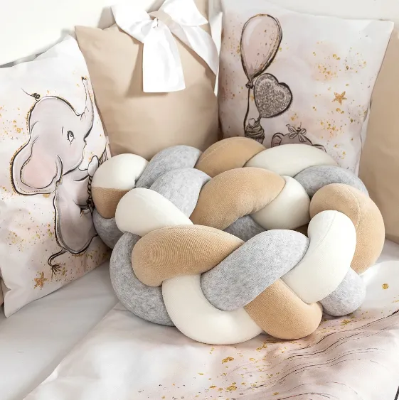 Lenjerie de pătuț PM Cosiță Elefant Maro (8 piese), 120x60 cm Lenjerie de pătuț PM Cosiță Elefant Maro (8 piese), 120x60 cm