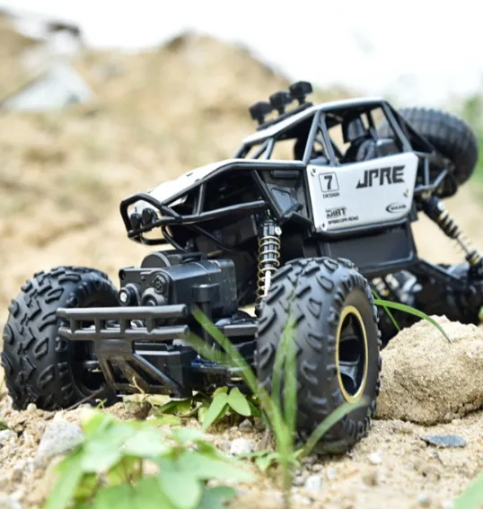 Mașină Rock Crawler 1:16, cu telecomanda, cu cameră, gri, cod 2390D Mașină Rock Crawler 1:16, cu telecomanda, cu cameră, gri, cod 2390D