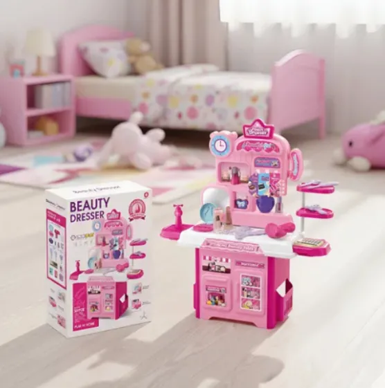 Set pentru machiaj și coafuri cu accesorii, 31 elem. Set pentru machiaj și coafuri cu accesorii, 31 elem.