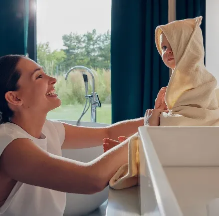 Prosop de baie Lionelo Muslin Hooded Towel Beige Capuccino, 80x80 cm Prosop de baie Lionelo Muslin Hooded Towel Beige Capuccino, 80x80 cm