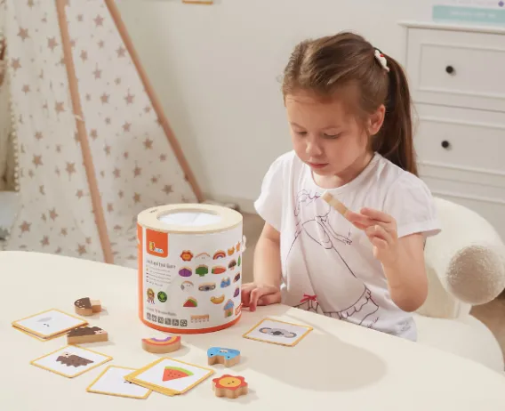 Joc Educativ „Atinge și Găsește” Joc Educativ „Atinge și Găsește”