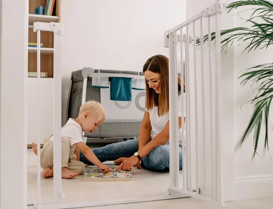 Poartă de siguranță Lionelo Truus Slim White, 75-105 cm Poartă de siguranță Lionelo Truus Slim White, 75-105 cm